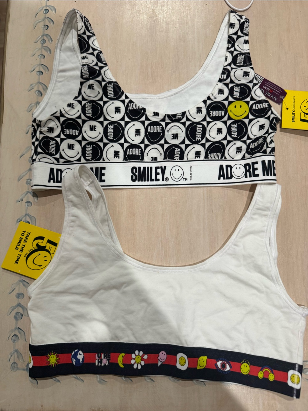 ❤️❤️Adore Me Bra Limited Edition Smiley❤️
Size xl